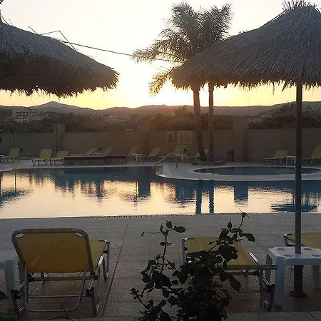 Summer Days 아파트호텔 4*