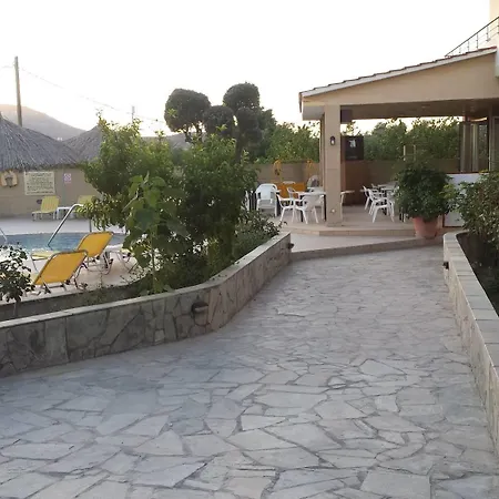 Summer Days 아파트호텔 팔리라키