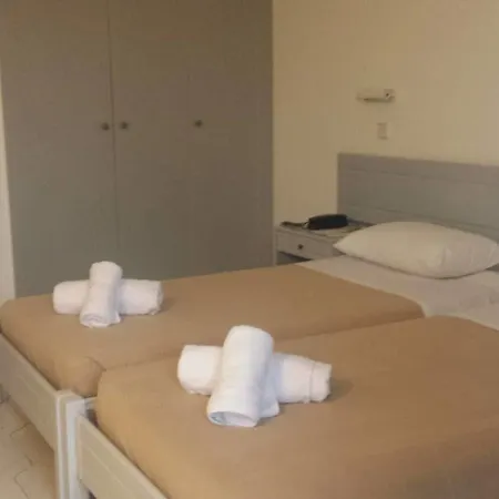 מלון דירות Summer Days 4*