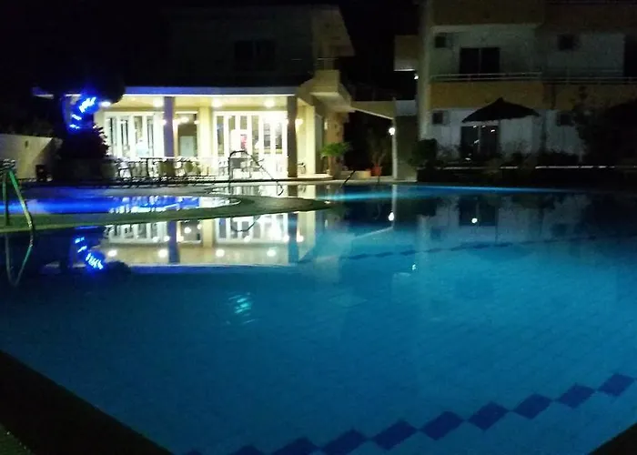 夏日酒店 法里拉基