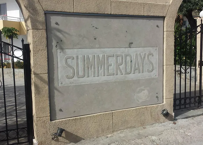 公寓式酒店 夏日酒店 法里拉基